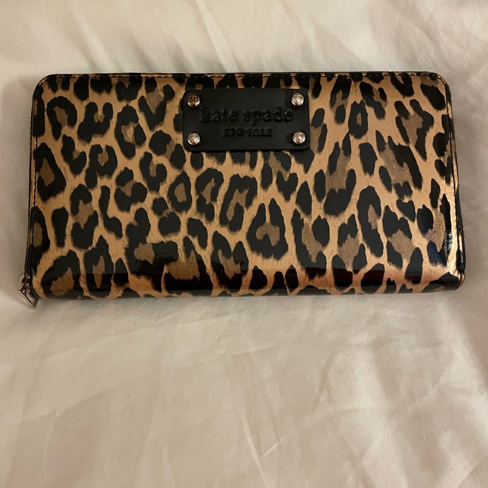 Kate Spade ♠️ leopard 🐆 print wallet!